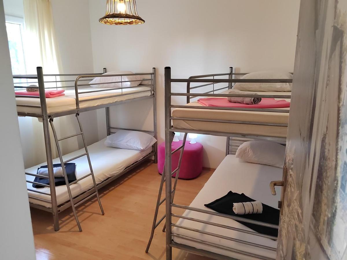 Hostel Rasema Трогир Экстерьер фото