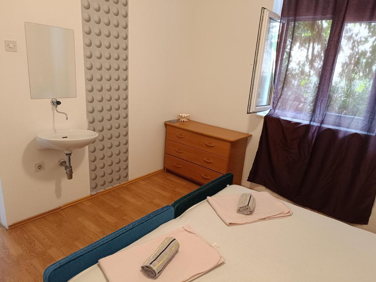 Hostel Rasema Трогир Экстерьер фото
